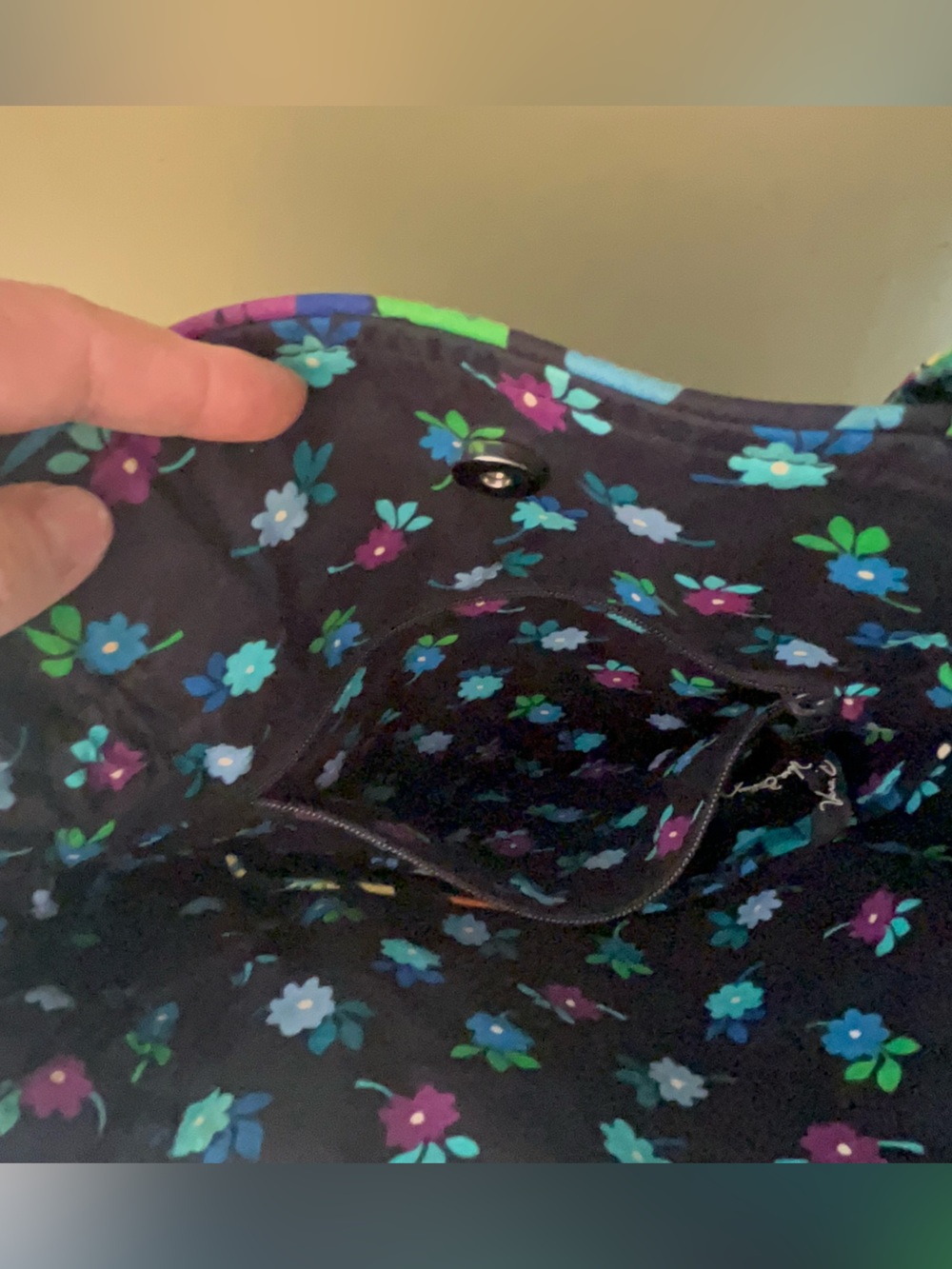 Vera Bradley Tote in the retired "Midnight Blues" pattern - Picture 4 of 10